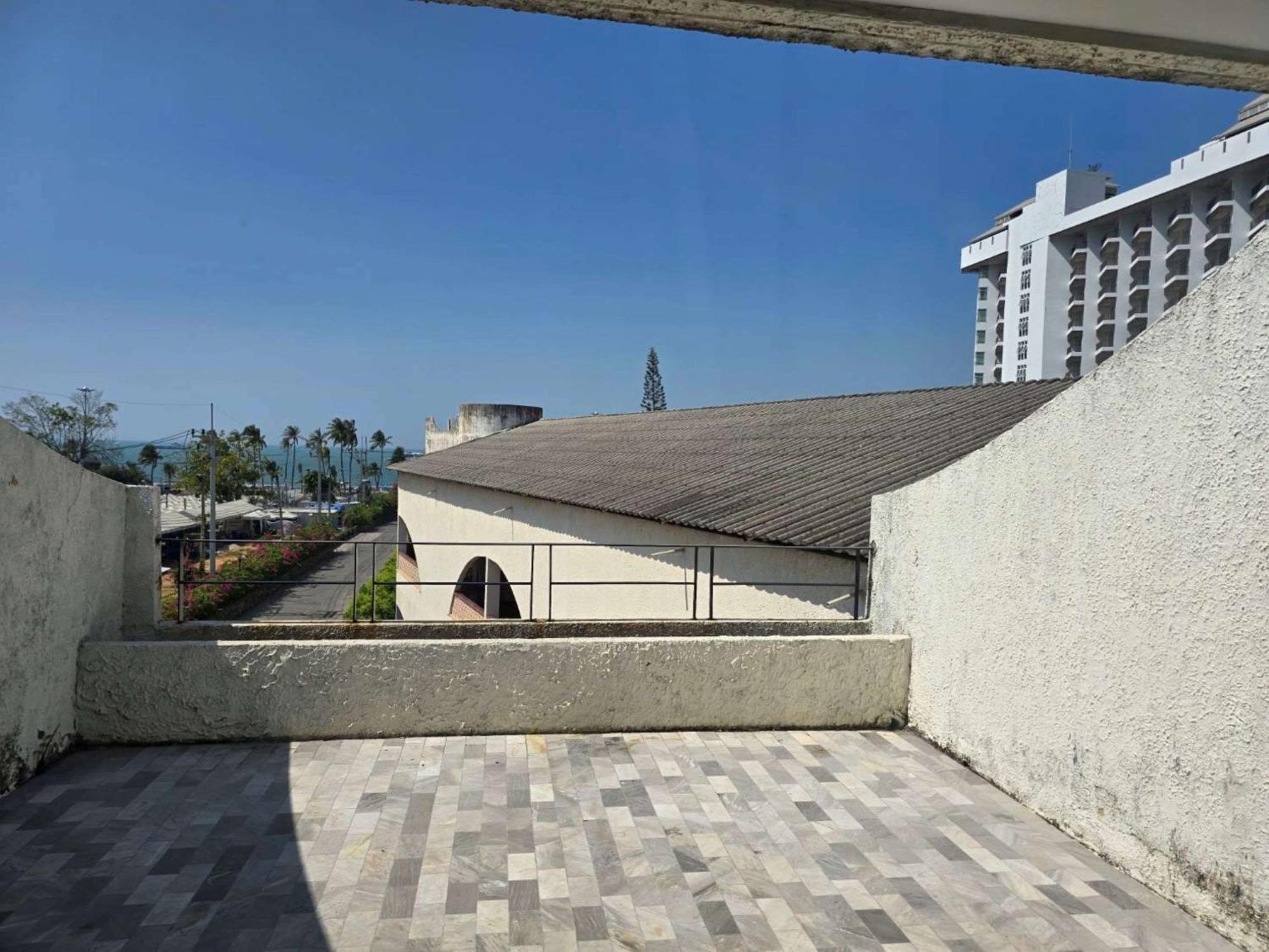 Hotel Tropicana Pattaya Εξωτερικό φωτογραφία